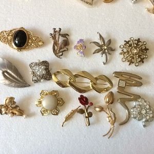 Vintage lot of 15 brooch